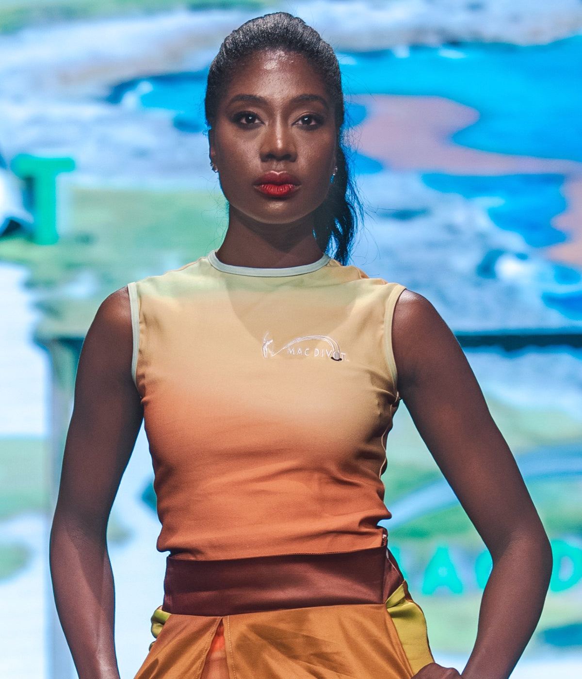 Crewneck Sleeveless Top